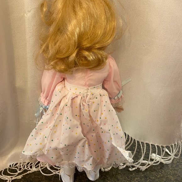 Regal Doll Collection Heidi R-001 - Picture 2 of 3